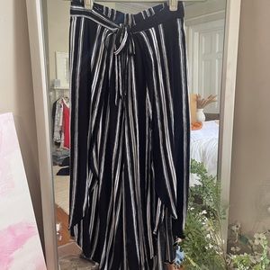 Cotton Candy Flowy Pants. Size Medium.